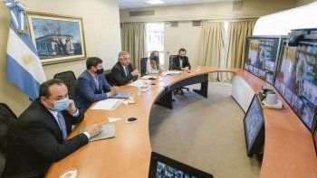 Precios. Durante el encuentro virtual desde Olivos, el Presidente expresó su preocupación por el costo de los alimentos: “No puede ser que esta oportunidad de desarrollo se convierta en un aumento de precios”.&nbsp;