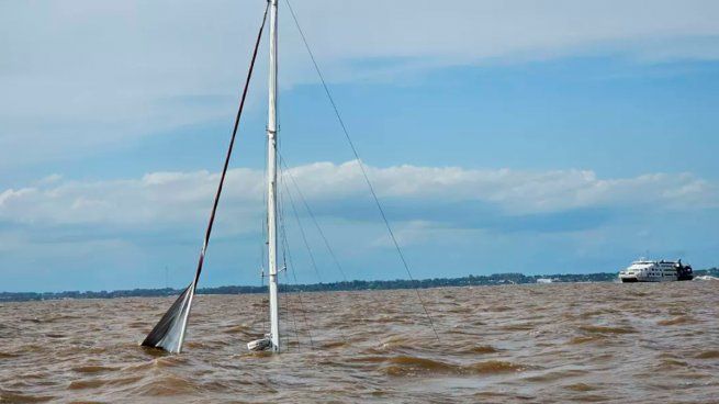 El velero argentino, hundido en el Río de La Plata
