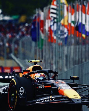Sergio Checo Pérez otra vez no entró entre el top ten en el Gran Premio de Brasil y su butaca en Red Bull, cada día que pasa, se hace más difícil sostenerla. Sergio Checo Pérez otra vez no entró entre el top ten en el Gran Premio de Brasil y su butaca en Red Bull, cada día que pasa, se hace más difícil sostenerla.