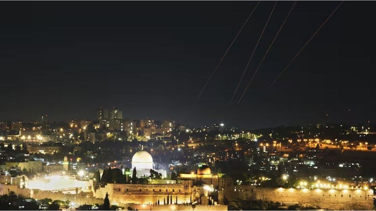 Iran launched hundreds of missiles and from Israel warned that Tehran will burn if he continues with the counterattack