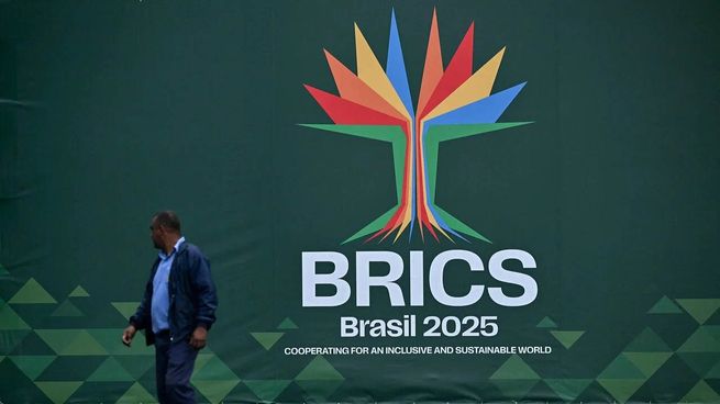 Yamandú Orsi busca apertura en el mercado asiático durante los BRICS. 