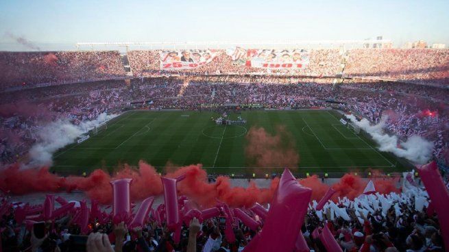 El Más Monumental durante un superclásico.