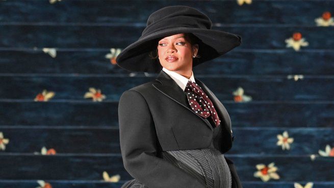 Rihana deslumbró en la alfombra de la Met Gala.
