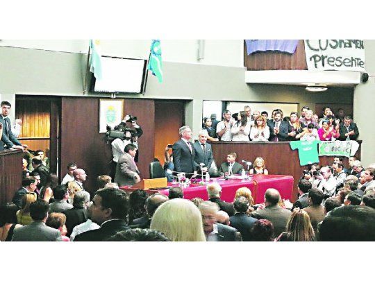 llamado. “Nada se resuelve por el camino de la confrontación”, enfatizó Arcioni el viernes, durante la apertura de sesiones ordinarias.