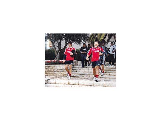 Rodrigo Roncero deberá apelar a la sanción aplicada por laLNR para poder jugar el sábado el test match ante Francia.