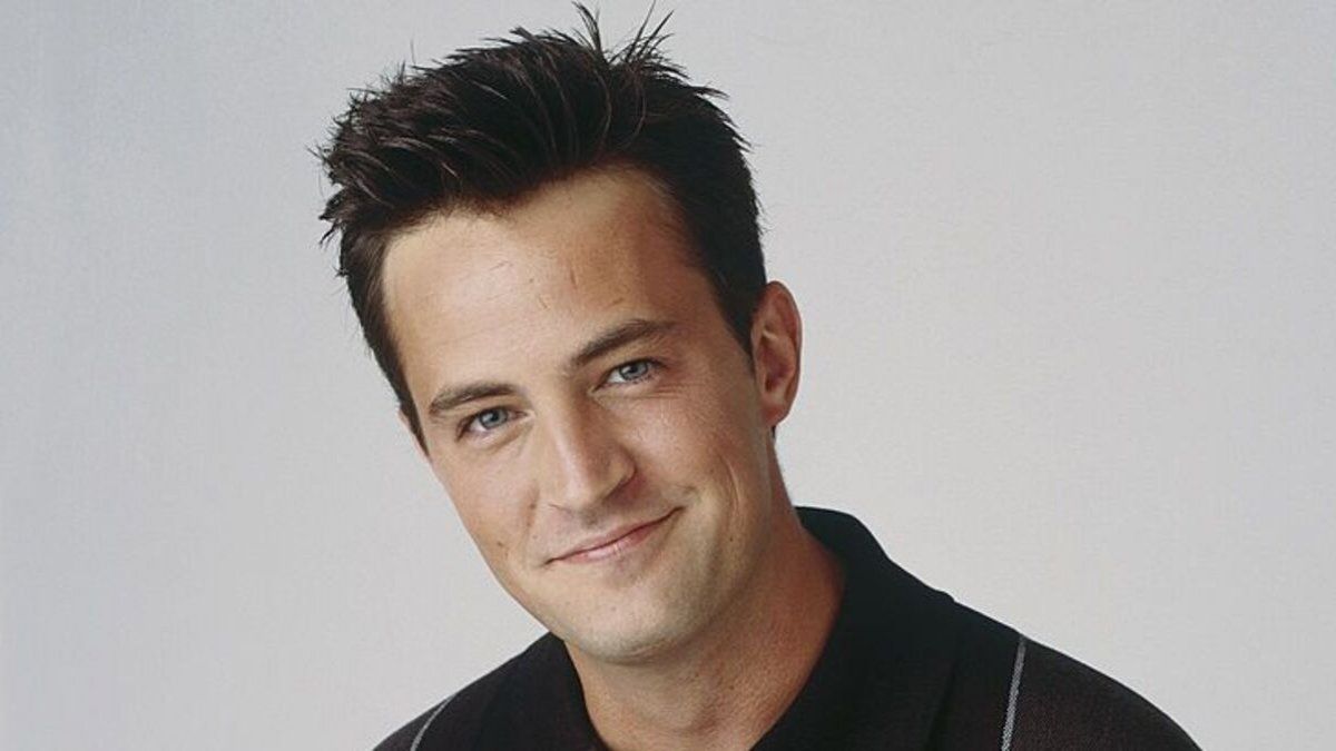 È morto l’attore Matthew Perry, meglio conosciuto per il suo ruolo di Chandler in Friends