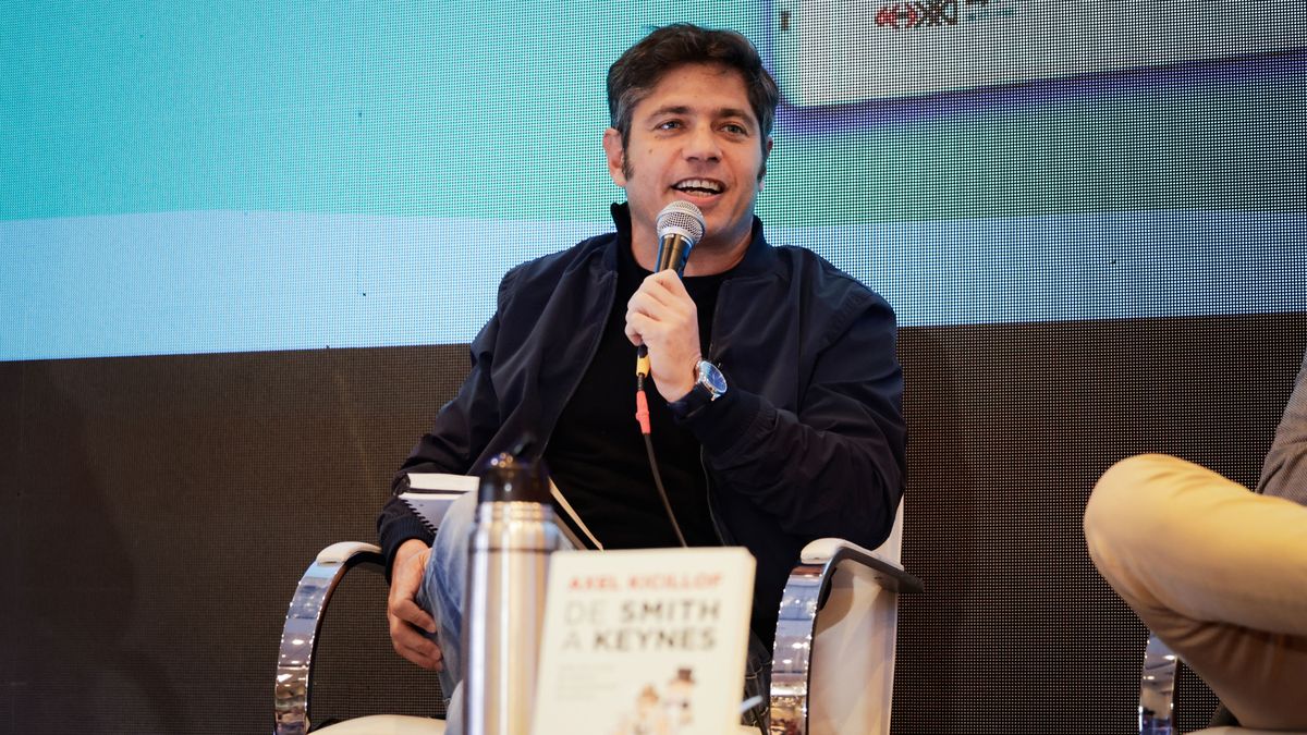 Axel Kicillof se presentó en la Feria del Libro y vuelve a debatir con Javier Milei con teoría economía publicada