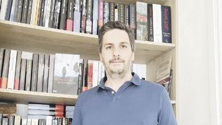 Axat. Un autor argentino cuyos policiales son editados en España.