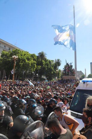 Maradona Plaza de Mayo.jpeg