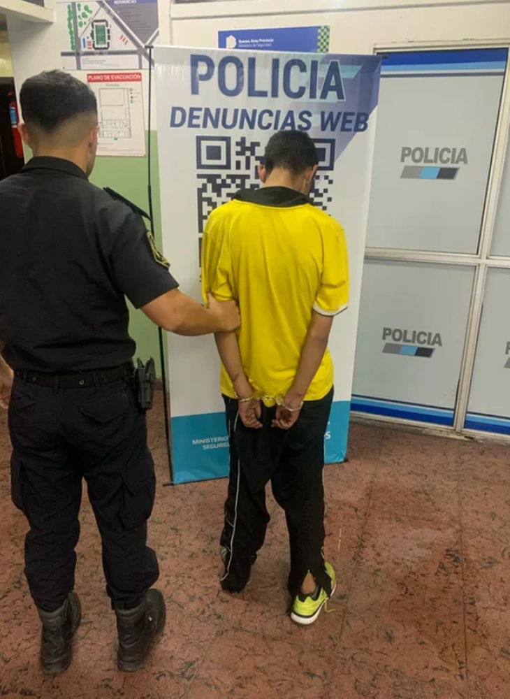 La Unidad Funcional de Instrucción (UFI) en turno dispuso la libertad del precoz delincuente y posterior entrega al servicio de Niñez y adolescencia. La Unidad Funcional de Instrucción (UFI) en turno dispuso la libertad del precoz delincuente y posterior entrega al servicio de Niñez y adolescencia.