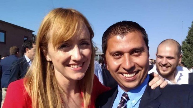 Eber Pérez Plaza, junto a la senadora Anabel Fernández Sagasti.&nbsp;