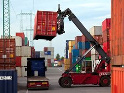 superavit comercial alcanzo los u$s14.750 millones en 2021; exportaciones anotaron record en 9 anos