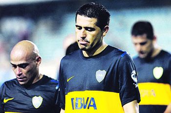 Riquelme no pudo participar en la práctica de ayer a causa de una gastroenteritis. Igualmente, el 10 llegaría sin problemas para jugar ante Nacional, en Montevideo.