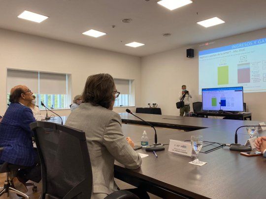 El ministro de Finanzas de Córdoba, Osvaldo Giordano, durante la presentación este viernes del proyecto de presupuesto 2021 y la ley impositiva ante los legisladores, vía Zoom.