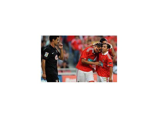 Asistidor. Saviola le dio el pase gol al paraguayo Cardozo para el empate parcial.