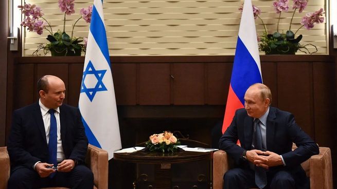 El presidente de Rusia, Vladímir Putin, y el primer ministro de Israel, Naftali Bennett.