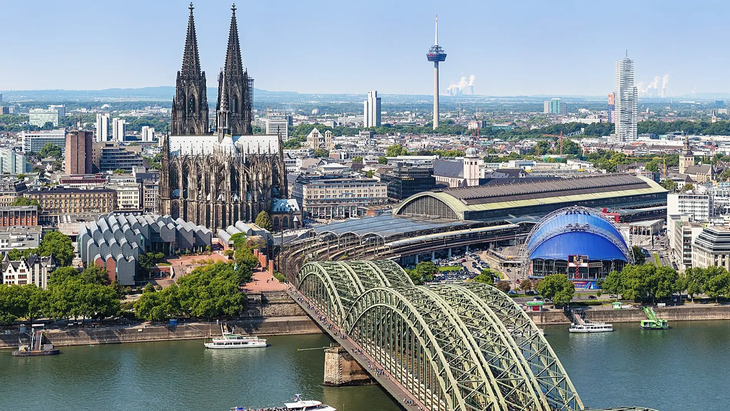 Colonia es uno de los destinos menos conocidos de Alemania, se considera las ciudad más segura y limpia del país. Colonia es uno de los destinos menos conocidos de Alemania, se considera las ciudad más segura y limpia del país.