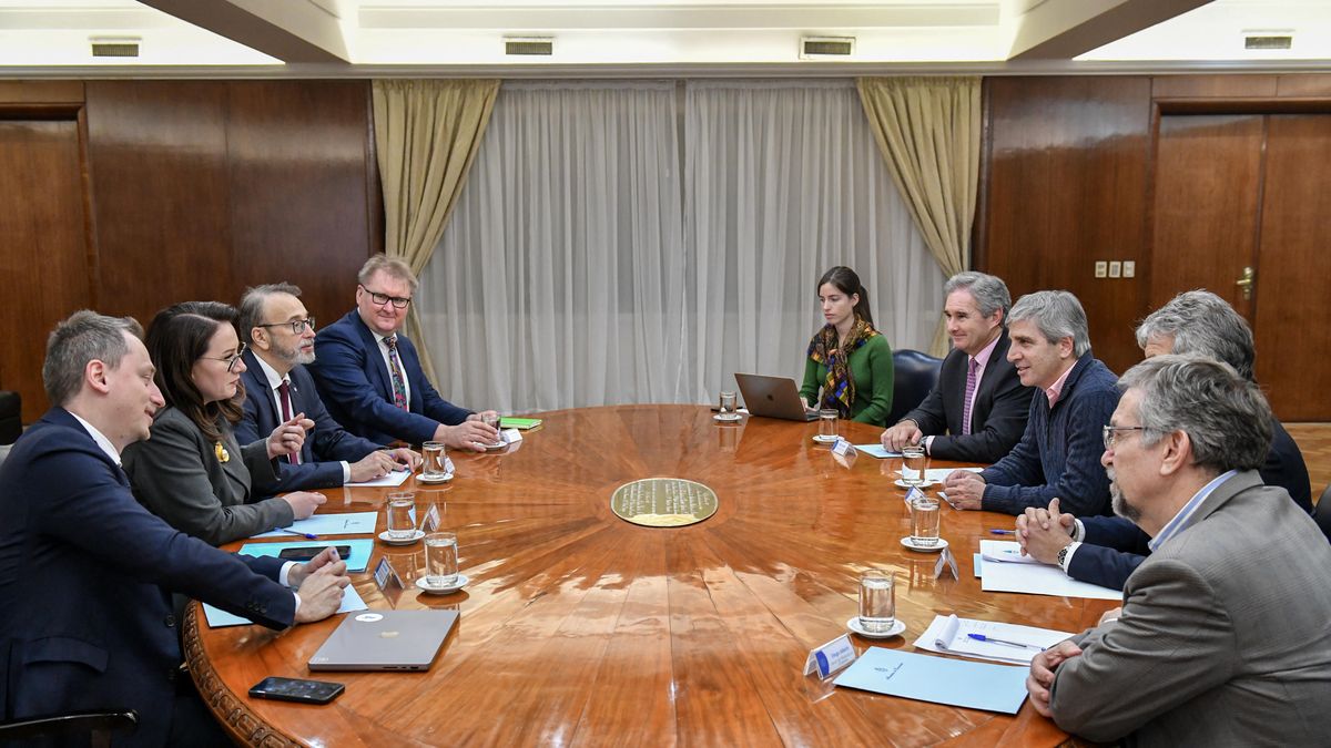 The Government seeks to strengthen relations and commercial ties with Ukraine