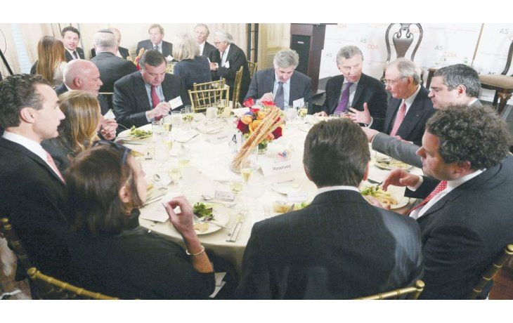 temprano. Macri desayunó con hombres de negocios en Nueva York. Les habló de la reformas tributarias en curso en la Argentina.