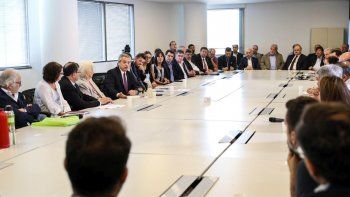Alberto Fernández encabezó una reunión con empresarios, sindicatos, y organizaciones sociales, en pos de construir una iniciativa para terminar con la desnutrición.