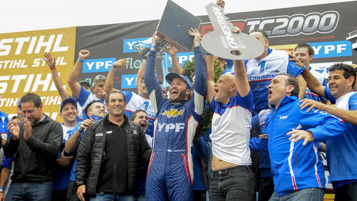 Agustín Canapino became two-time champion of the Super TC 2000