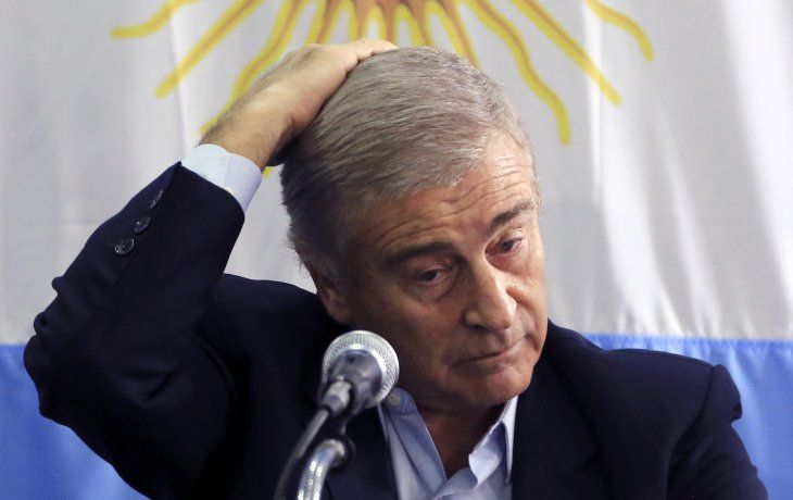 armas a bolivia: oscar aguad se desligo del contrabando