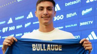 Sueño cumplido. Ezequiel Bullaude fue presentado en Boca.