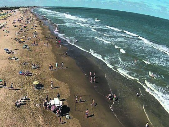 Preparados. En la costa ya auguran una excelente llegada de turistas a partir del sábado.