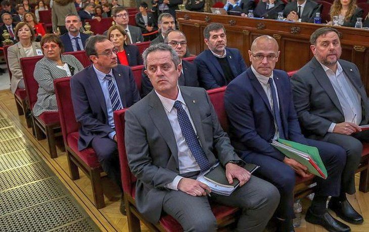 La Fiscalía había atribuido a los líderes secesionistas de Cataluña el delito de rebelión y pedía penas de hasta 25 años de prisión.