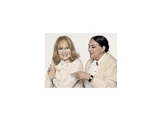La simpatía y distinción de Analía Gadé y la fuerza temperamental de Nati Mistral convierten una obra endeble y bastante previsible en un festín para admiradores de las dos actrices.