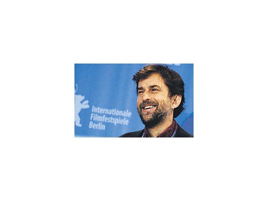 En una Berlinale casi vacía, Nanni Moretti, que hace dos años presentó un panfletario film sobre Berlusconi, debió responder a las inevitables preguntas sobre la posibilidad de que éste vuelva al gobierno italiano en abril.