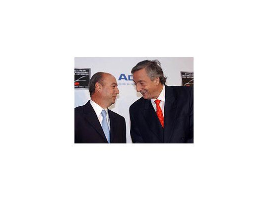 Néstor Kirchner junto al titular de ADEFA, Fernando Fraguío, en la inauguración del Salón del Automóvil