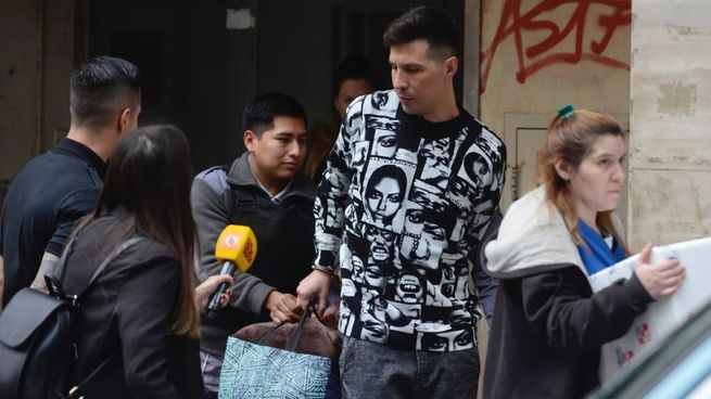 Es argentino y jugó en la selección paraguaya. 