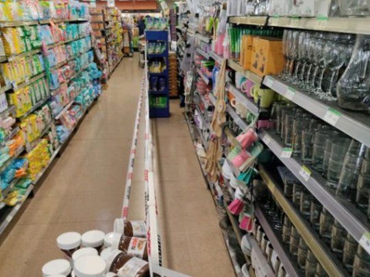 supermercados no esenciales ok.jpg