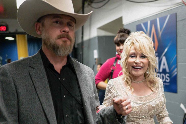Bryan Seaver, sobrino de Dolly Parton, fue apartado de sus funciones. Bryan Seaver, sobrino de Dolly Parton, fue apartado de sus funciones.
