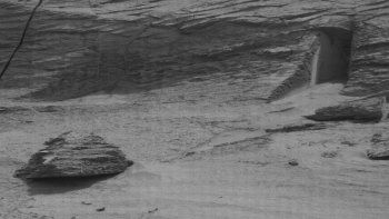 marte: captan la imagen de una misteriosa puerta y crecen las teorias sobre sociedades extraterrestres