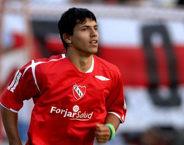 Ilusionados. Sergio Agüero deslizó la posibilidad de volver a Independiente y revolucionó al club de Avellaneda.