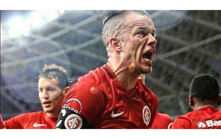 DAlessandro fue la manija del Inter que volvió a Primera en Brasil.