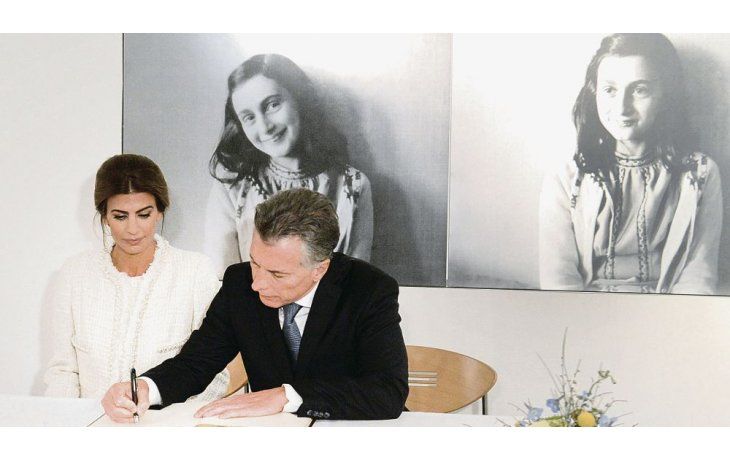 ámbito.com | Gira real. Mauricio Macri visitó ayer en Ámsterdam la Casa de Ana Frank junto con Juliana Awada y la reina Máxima. Animó también una clínica de hockey, donde se les sumaron el rey Guillermo y Susana Malcorra. Por la noche hubo velada de gala en el Palacio