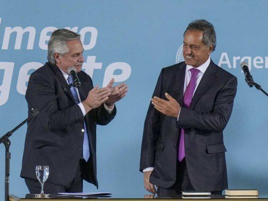 Tras las críticas del Frente Renovador, Alberto Fernández se muestra con Scioli.