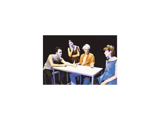 Un excelente elenco en el que sobresalen Martín Urbaneja e Ingrid Pelicori anima una comedia negra que aunque lo evoca, tiene muy poco del Edipo de Sófocles pero posee el mérito de reavivar varias polémicas.