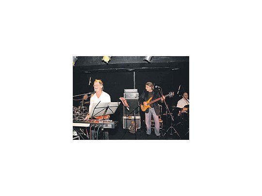 Lejos del mero revival, los shows de Los Shakers (que vuelven al ruedo con nuevo discoincluido) muestran un gran crecimiento musical de sus integrantes y renovación en arreglose instrumentación.