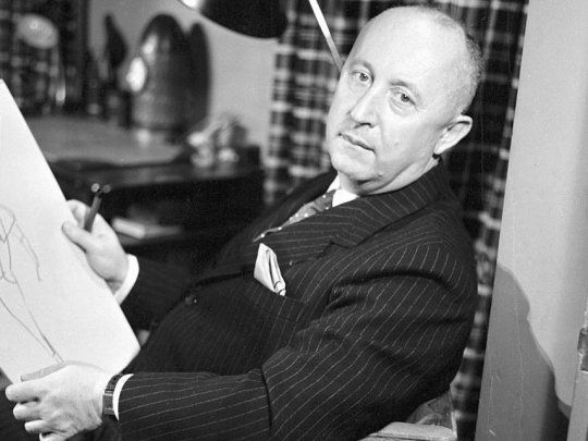 Dior. El famoso estilista francés según el director Loic Prigent.
