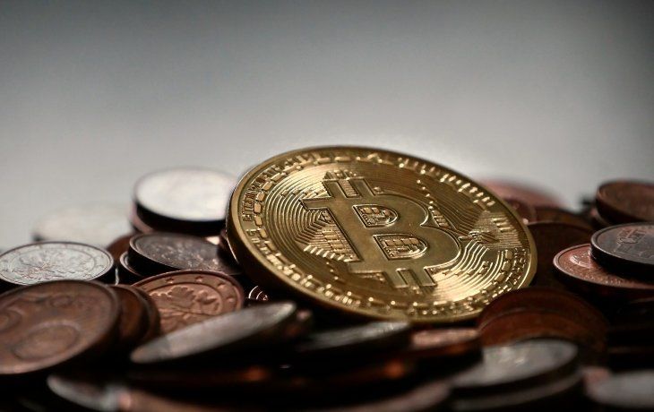 Popularidad. Las monedas electrónicas se volvieron para muchos parte de la vida diaria. Hoy se pueden realizar con ellas una gran cantidad de transacciones