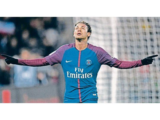 Los del barsa. Neymar, del Barcelona al PSG, fue el traspaso más rutilante (arriba). Con ese dinero contrató a Dembelé, del Dortmund (abajo).