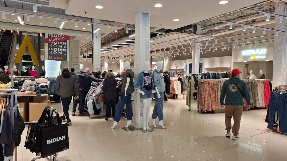 Photo: ambito.com French Fast Fashion Brand Kiabi Opens First Store in Argentina