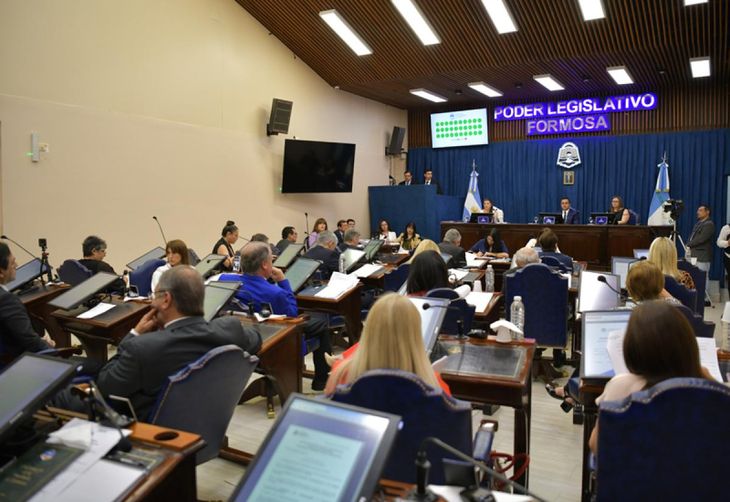 La Legislatura aprobó la necesidad de reformar la Constitución de Formosa. La Legislatura aprobó la necesidad de reformar la Constitución de Formosa.