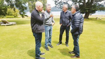 Cumbre. Macri recibió a Morales, Cornejo y Rodríguez Larreta la semana pasada en Villa La Angostura. La Casa Rosada no logra encolumnar a los radicales en la estrategia electoral hasta que no defina si Vidal desdoblará o no los comicios.