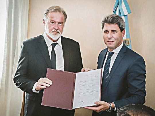 Negociación. Bielsa y Uñac trabajan para que la obra no se paralice.