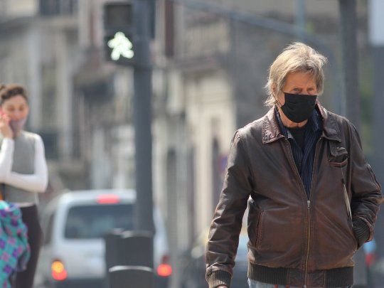 Covid-Barbijos-Gente-Circulando-Coronavirus-Calle-Peaton-Aire-Libre